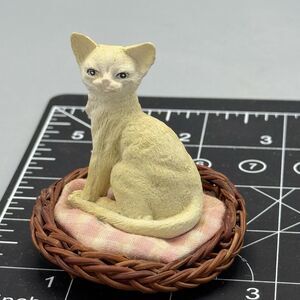 Vtg Devon Rex Sphynx Cat Figurine Sitting on Pink Cushion in Rd Wicker Basket 2"